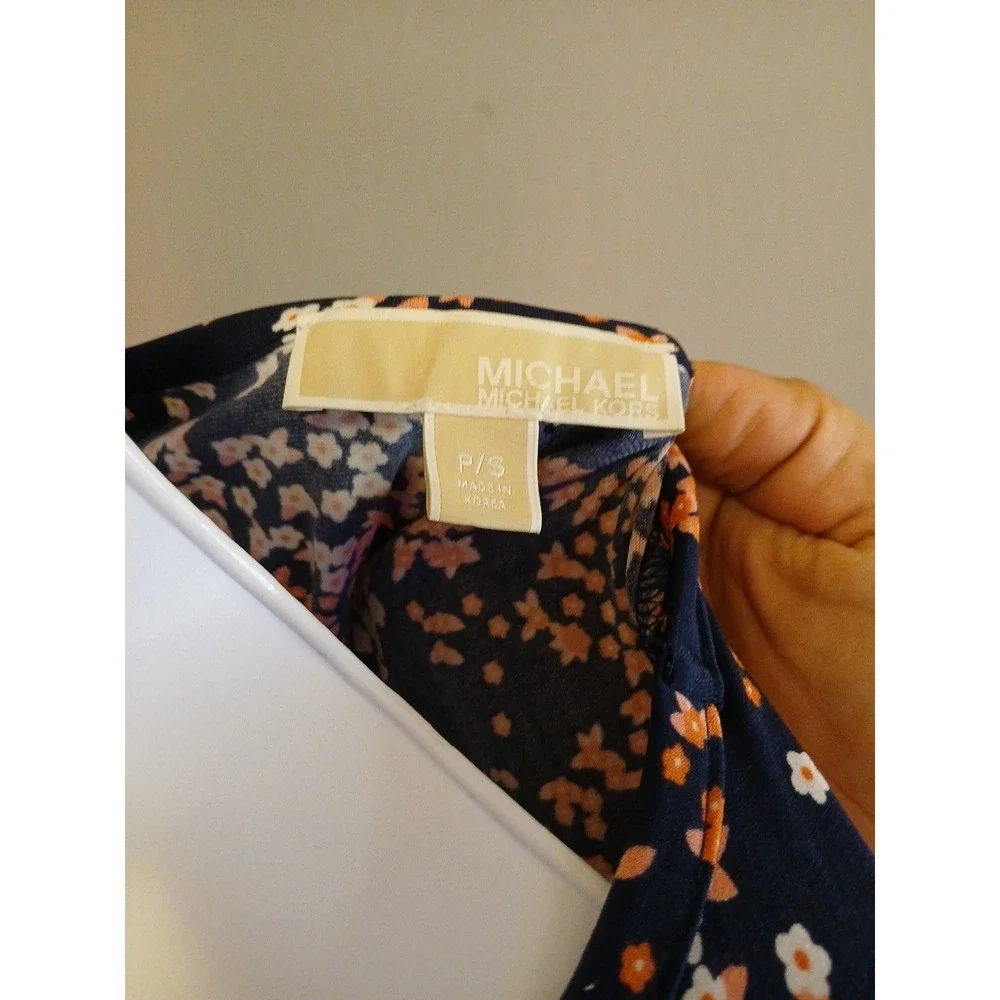 MICHAEL KORS Navy Floral Top Size Petite S Long‎ Sleeves with Ties Beautiful